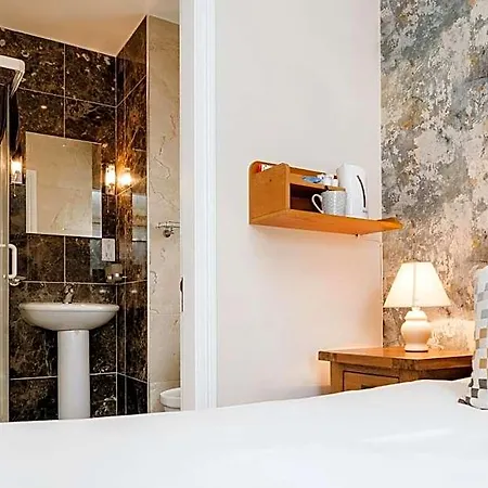 Bed and breakfast Plougastel House Westport