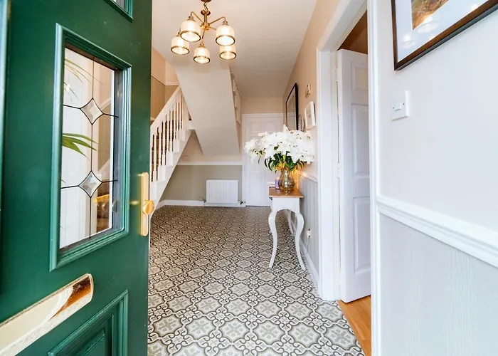 B&B Plougastel House