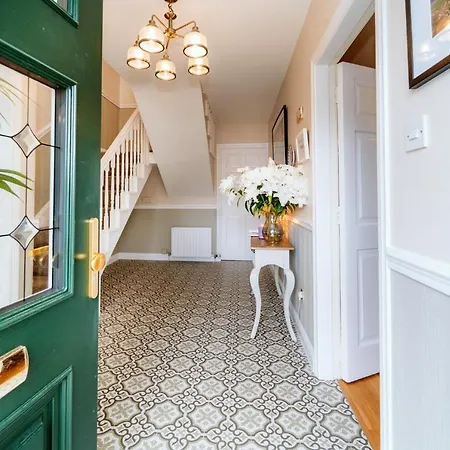 Couette-café Plougastel House