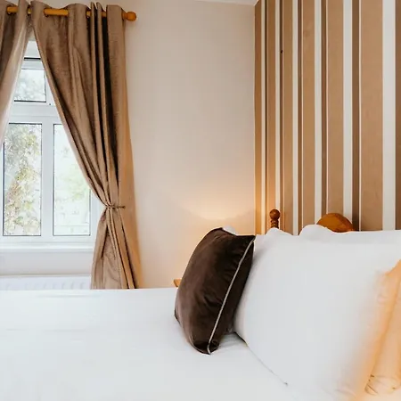 Plougastel House Couette-café *